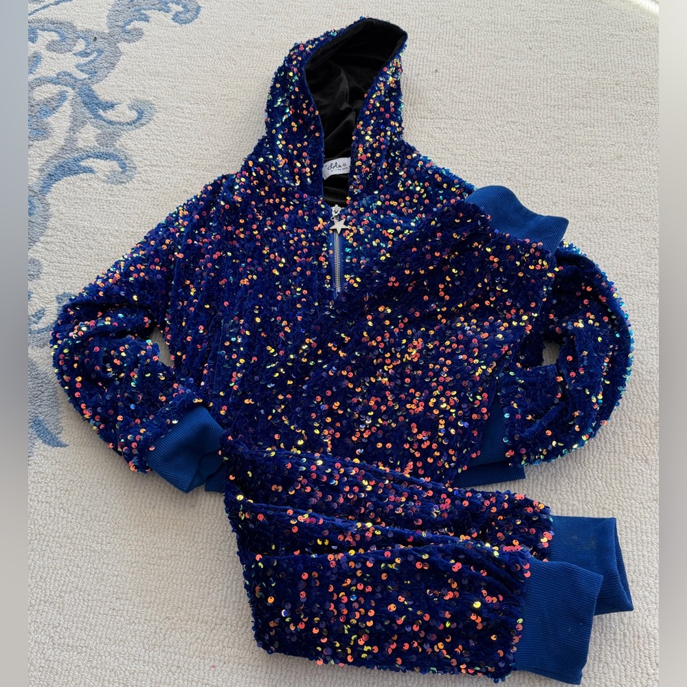Lola + The Boys Sparkling Blue Sequin set size 10